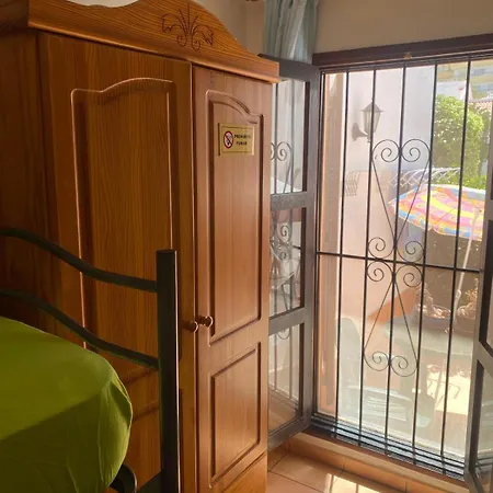 The House Tenerife Compartidas بيت ضيافة