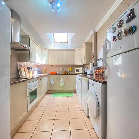 بيت ضيافة The House Tenerife Compartidas *