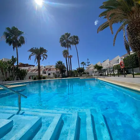The House Tenerife Compartidas بيت ضيافة *
